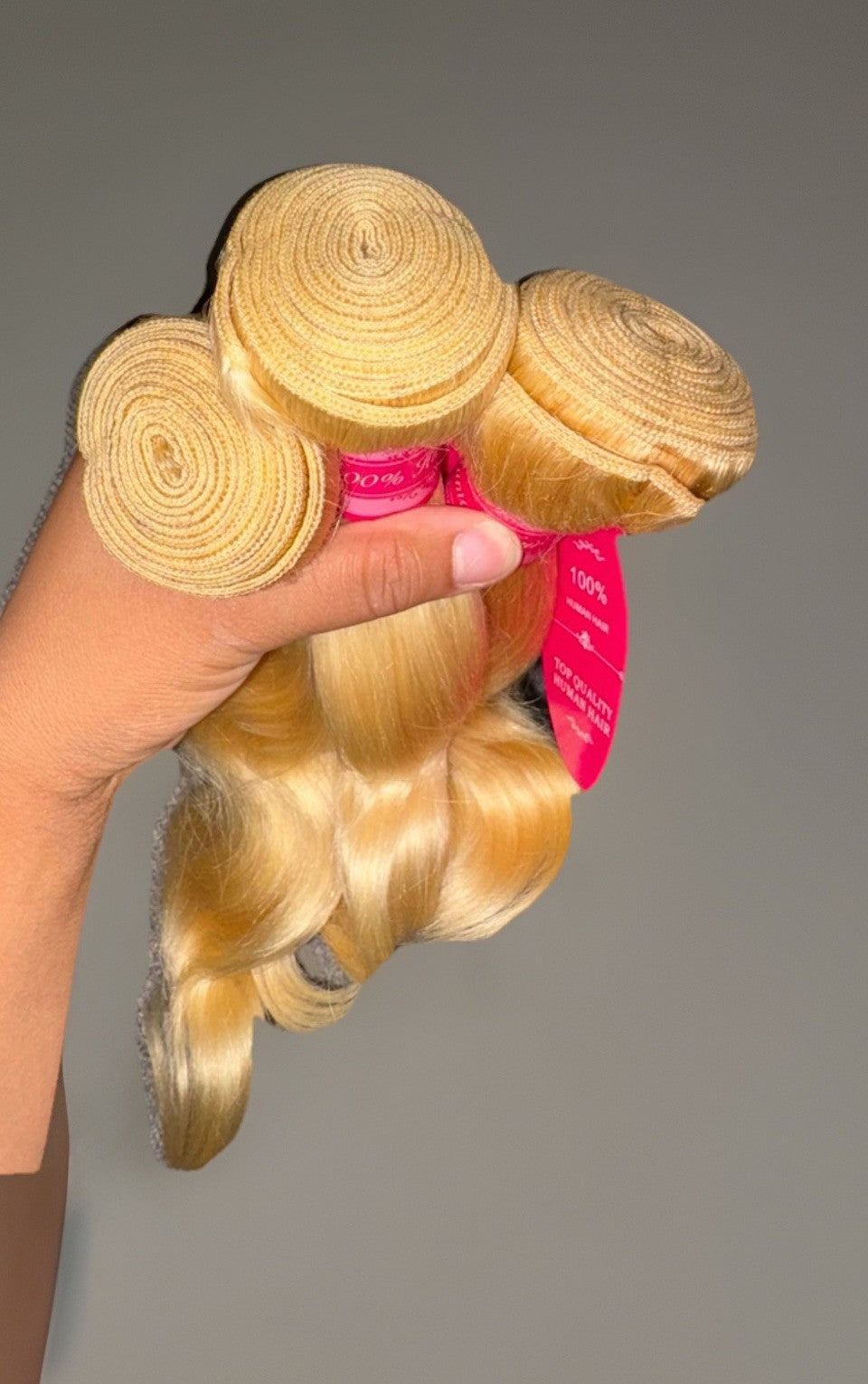 3 Bundles of 100% 613 Blonde Human Hair Extensions Body Wave with Lace Closure
