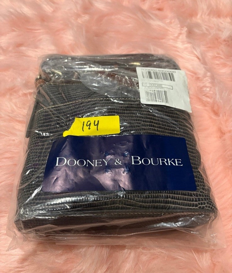 NWT Dooney & Bourke Lizard Embossed Grey Letter Carrier Crossbody Handbag